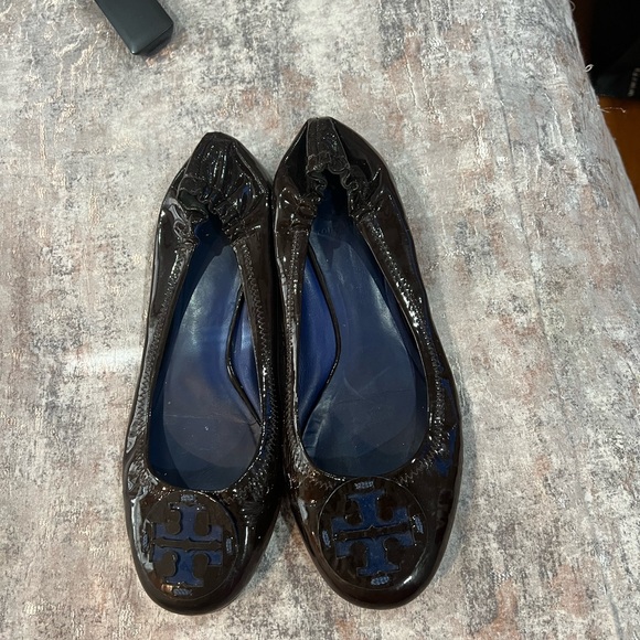 Shoes - Picture 3 of 4